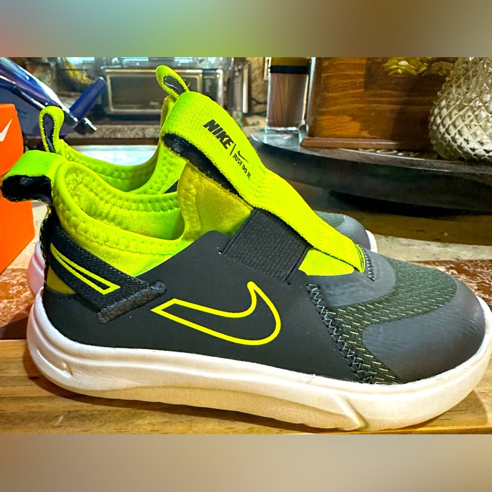 Nike Flex Runners